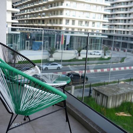 Myosotis Mamaia Studio By The Lake Apartment Ngoại thất bức ảnh