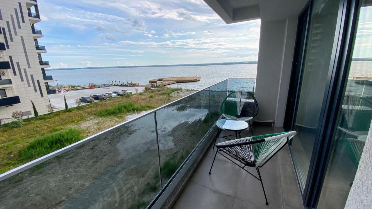 Myosotis Mamaia Studio By The Lake Apartment Ngoại thất bức ảnh