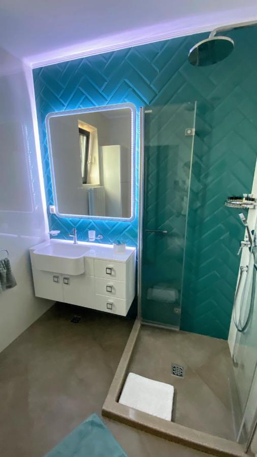 Myosotis Mamaia Studio By The Lake Apartment Ngoại thất bức ảnh