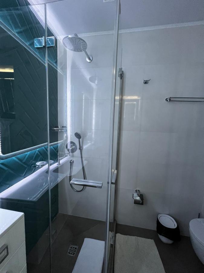 Myosotis Mamaia Studio By The Lake Apartment Ngoại thất bức ảnh